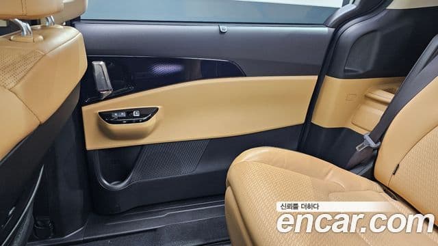 Kia Carnival 2021 — Photo 29/32