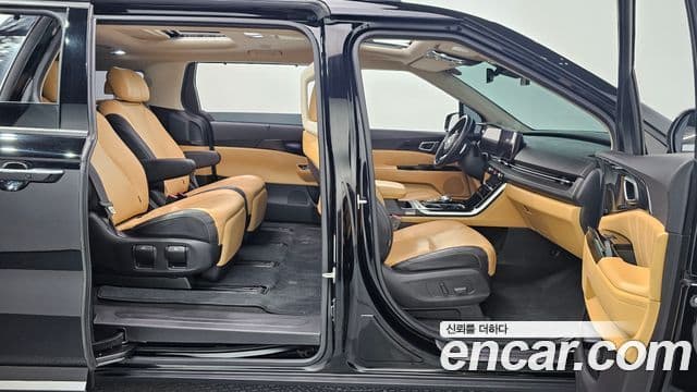 Kia Carnival 2021 — Photo 30/32