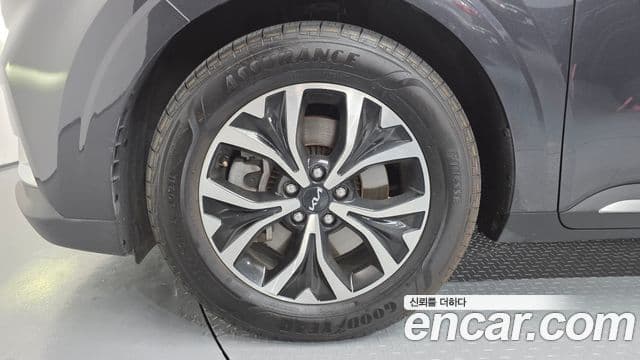 Kia Carnival 2022 — фото 4 из 20