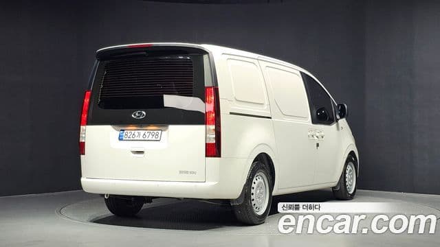 Hyundai Staria 2023 — Şəkil 2/20