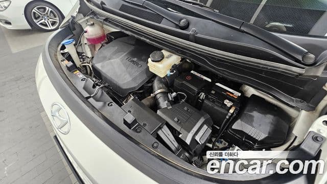 Hyundai Staria 2023 — ფოტო 6/20