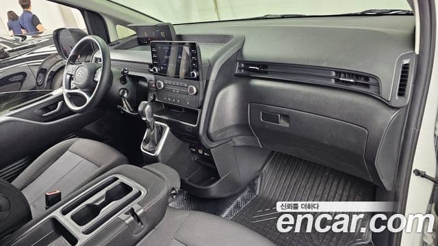 Hyundai Staria 2023 — ფოტო 7/20