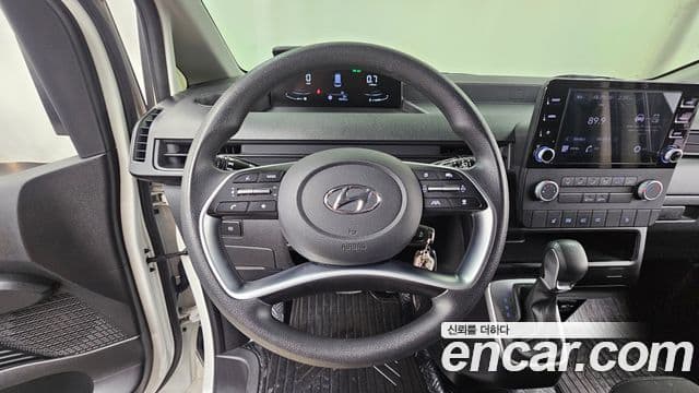 Hyundai Staria 2023 — ფოტო 13/20