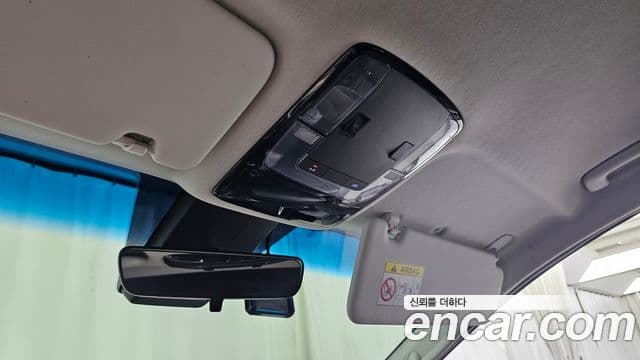 Hyundai Staria 2023 — ფოტო 17/20