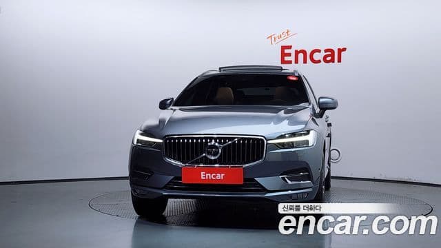 Volvo XC60 2021 — ფოტო 3/20