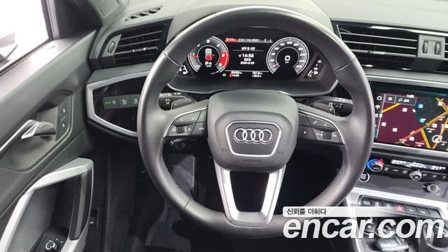 Audi Q3 2022 — ფოტო 14/20