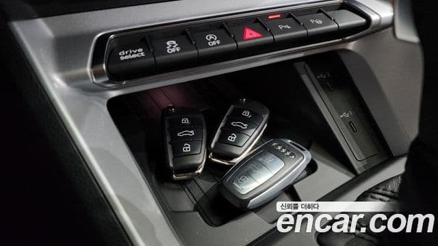 Audi Q3 2022 — ფოტო 16/20