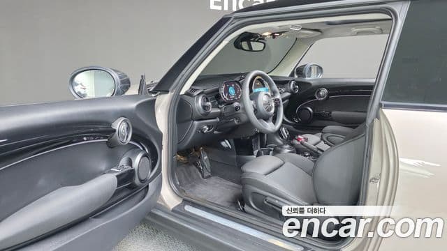 Mini Cooper 2023 — ფოტო 12/20
