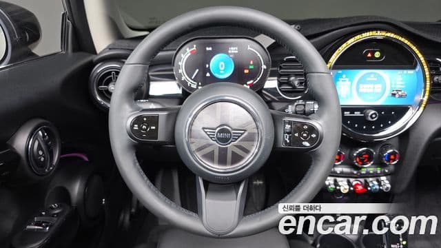 Mini Cooper 2023 — ფოტო 15/20
