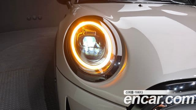Mini Cooper 2023 — Photo 27/30