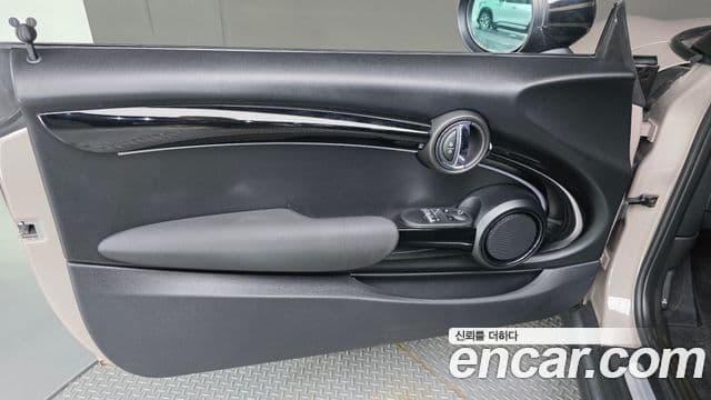 Mini Cooper 2023 — Photo 11/30