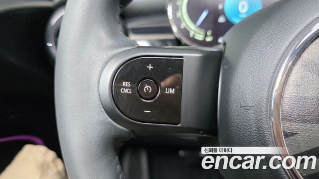 Mini Cooper 2023 — Photo 20/30