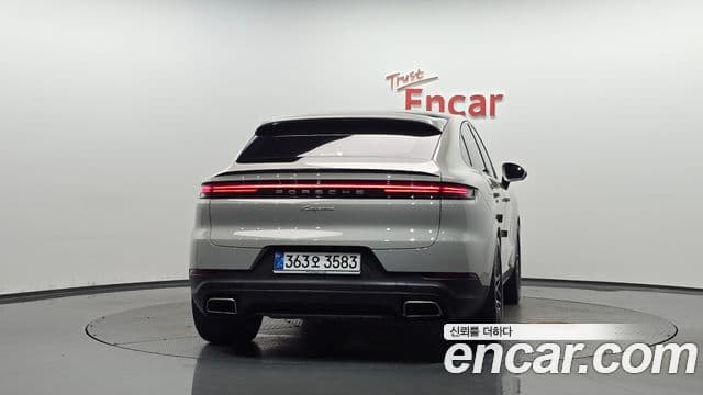Porsche Cayenne 2025 — ფოტო 4/20