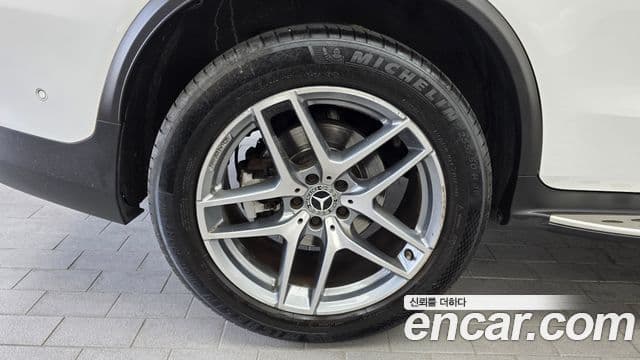 Mercedes-Benz GLC-Class 2018 — Şəkil 5/20