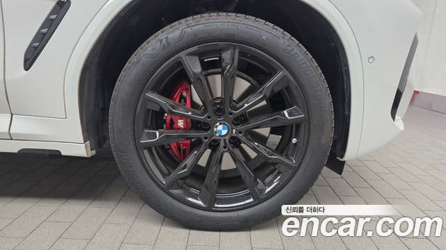 BMW X4 2025 — ფოტო 22/31