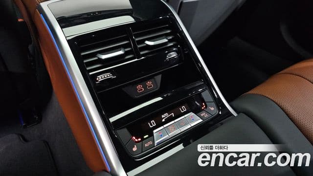 BMW 8 Series 2024 — Şəkil 19/20