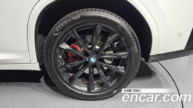 BMW X4 2025 — Photo 22/31