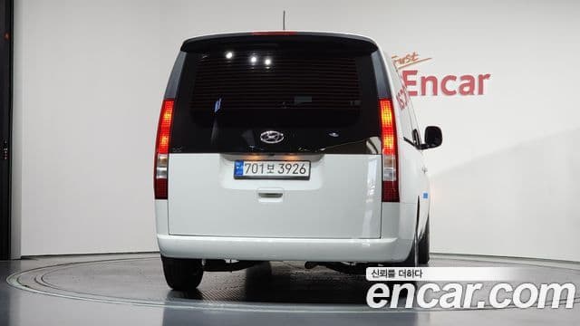 Hyundai Staria 2022 — ფოტო 4/20