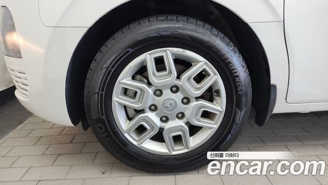 Hyundai Staria 2022 — ფოტო 5/20