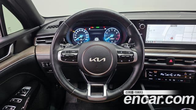 Kia K5 2022 — ფოტო 13/20
