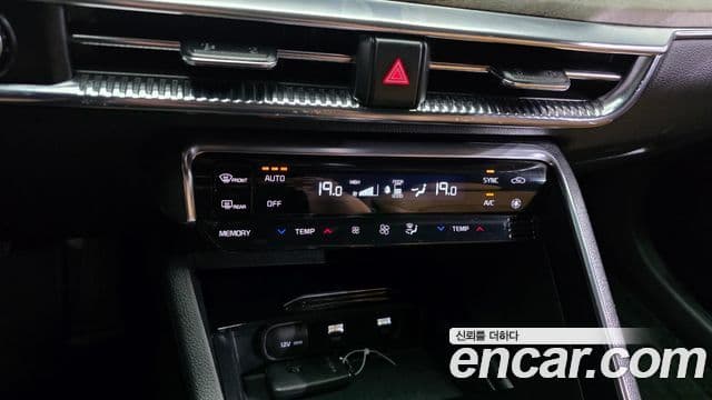 Kia K5 2022 — ფოტო 17/20