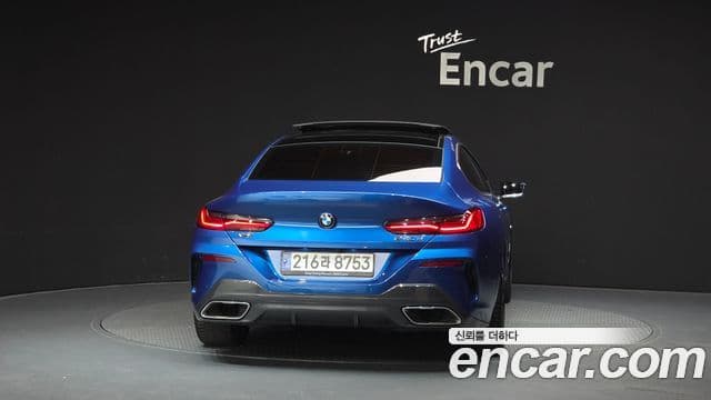 BMW 8 Series 2020 — Şəkil 21/31