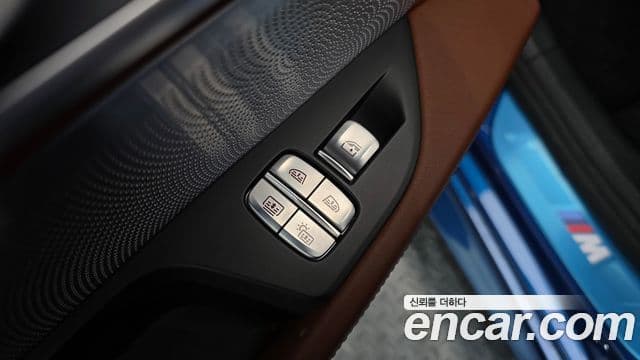 BMW 8 Series 2020 — Şəkil 14/31