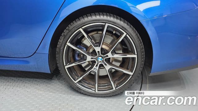 BMW 8 Series 2020 — Şəkil 24/31