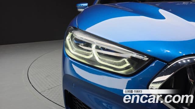 BMW 8 Series 2020 — Şəkil 9/31