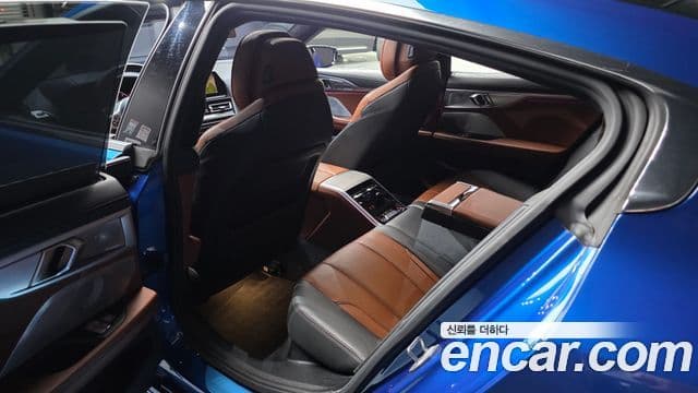 BMW 8 Series 2020 — Şəkil 4/31