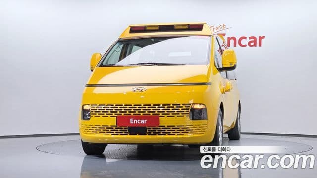 Hyundai Staria 2023 — Şəkil 3/20