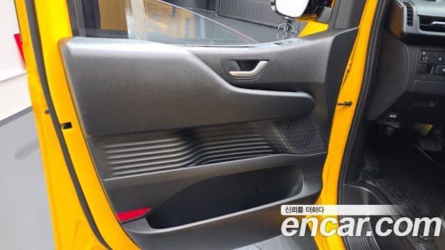 Hyundai Staria 2023 — Photo 13/30