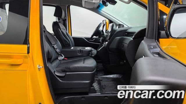Hyundai Staria 2023 — Photo 26/30