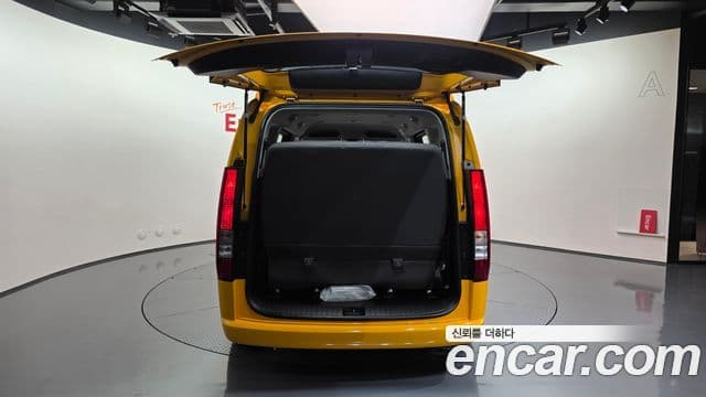 Hyundai Staria 2023 — Photo 4/30