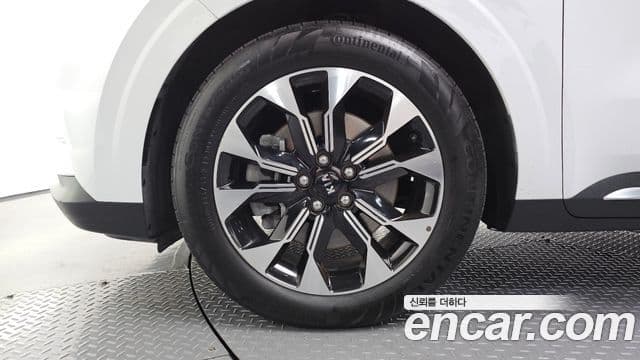 Kia Carnival 2021 — фото 5 из 20