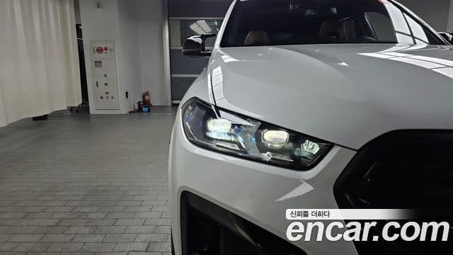 BMW X5M 2025 — Photo 26/32