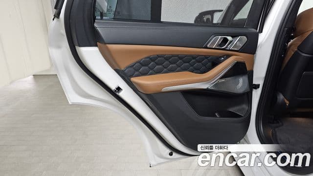 BMW X5M 2025 — Photo 12/32