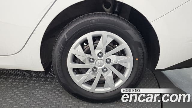 Hyundai The New Avante Hybrid 2021 — ფოტო 29/30
