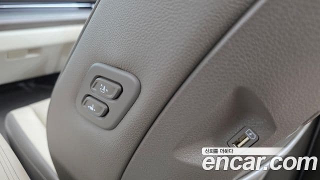 Kia Carnival 2023 — Şəkil 17/20