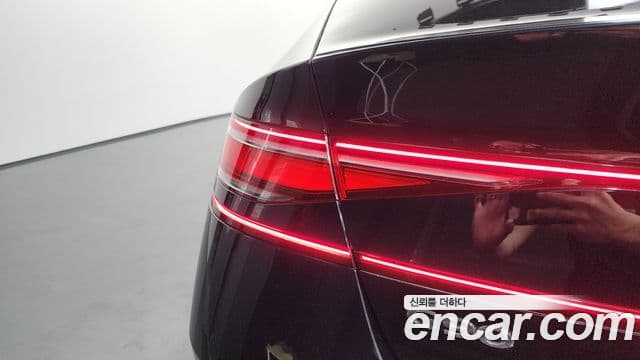 Genesis G90 2023 — Photo 25/37