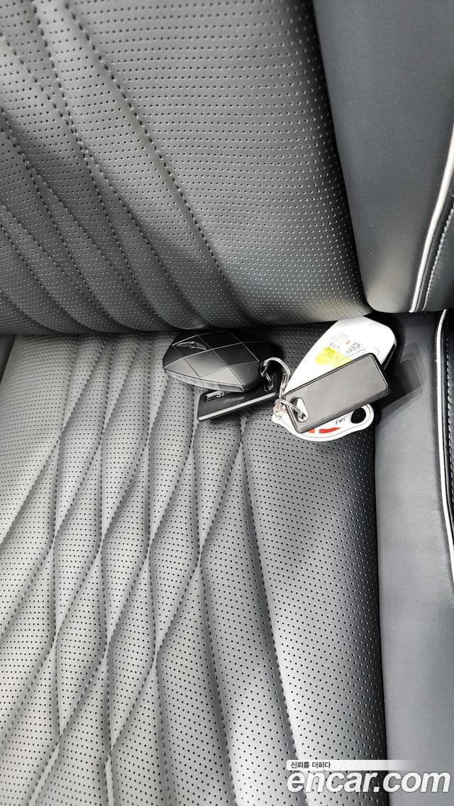 Genesis G90 2023 — Photo 26/37