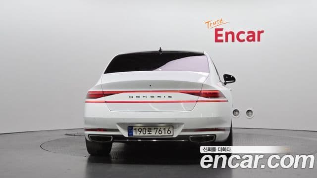 Genesis G90 2022 — Photo 16/20