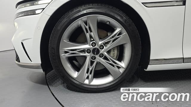 Genesis G90 2022 — Photo 11/20