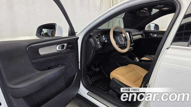 Volvo XC40 2020 — Şəkil 10/20
