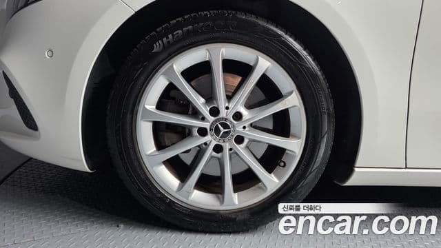 Mercedes-Benz A-Class 2020 — ფოტო 5/20
