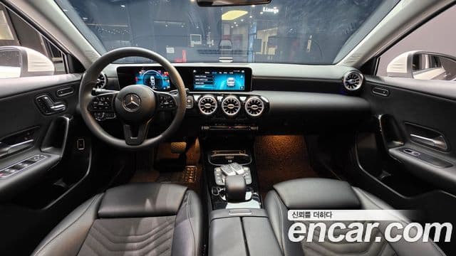 Mercedes-Benz A-Class 2020 — ფოტო 7/20