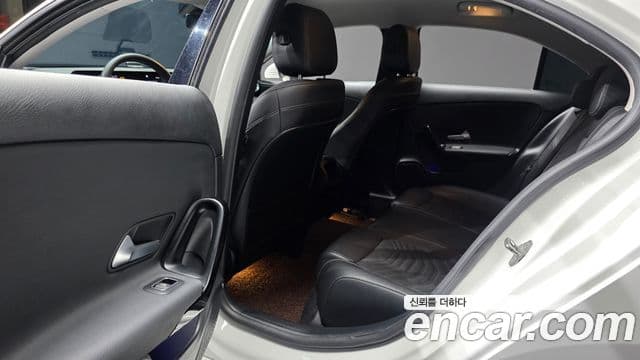 Mercedes-Benz A-Class 2020 — ფოტო 12/20