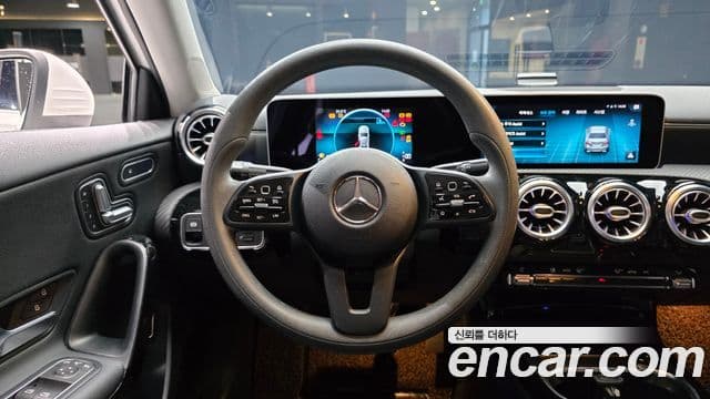 Mercedes-Benz A-Class 2020 — ფოტო 14/20
