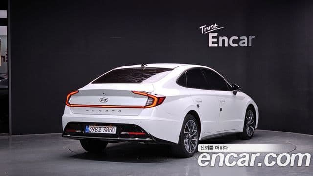 Hyundai Sonata 2021 — ფოტო 2/20