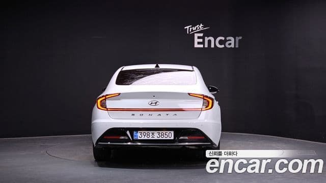 Hyundai Sonata 2021 — ფოტო 4/20